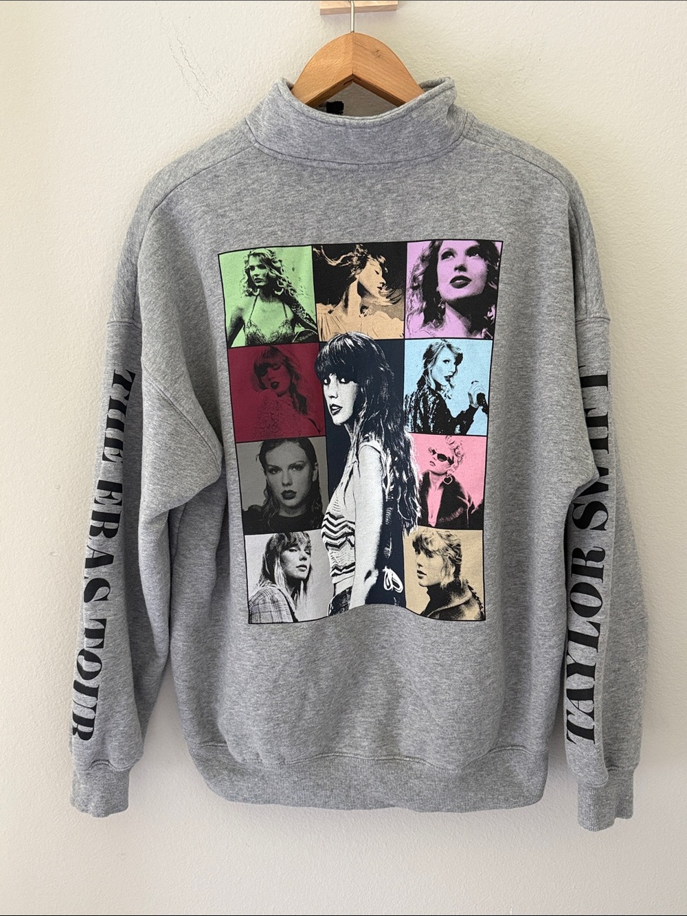 Taylor Swift Eras Tour Official Merch Graphic Sweatshirt Pullover Size Medium